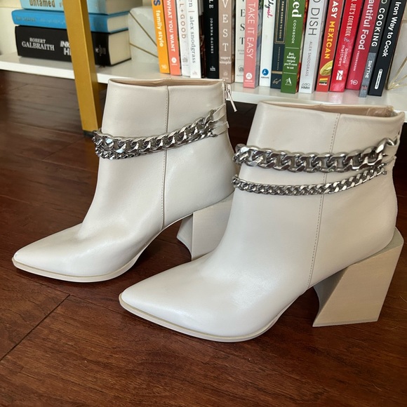 Steve Madden Tryout Chain Bootie - Picture 1 of 5